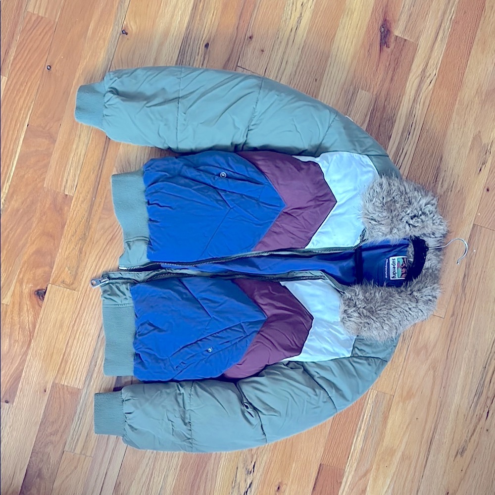 Stylish Multi-Color Jacket with Fur Collar